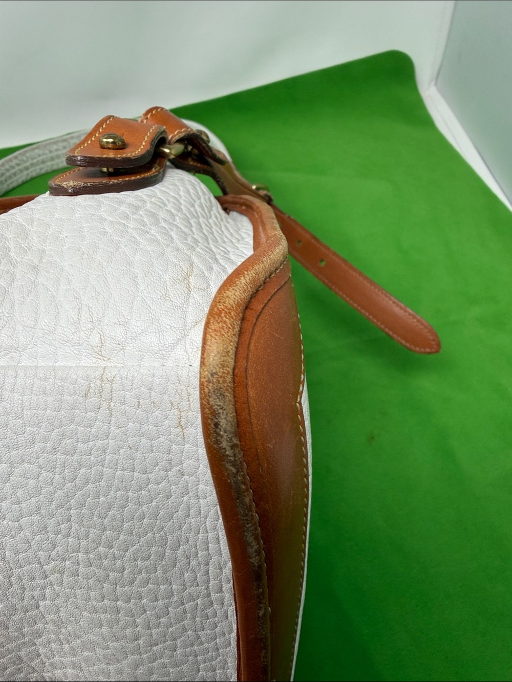 Dooney Bourke White Pebbled Leather Bag - Picture 13 of 17